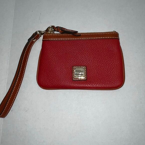 Dooney & Bourke Women's Red Brown Pebble Grain Leather Wristlet Clutch Handbag - Picture 2 of 9
